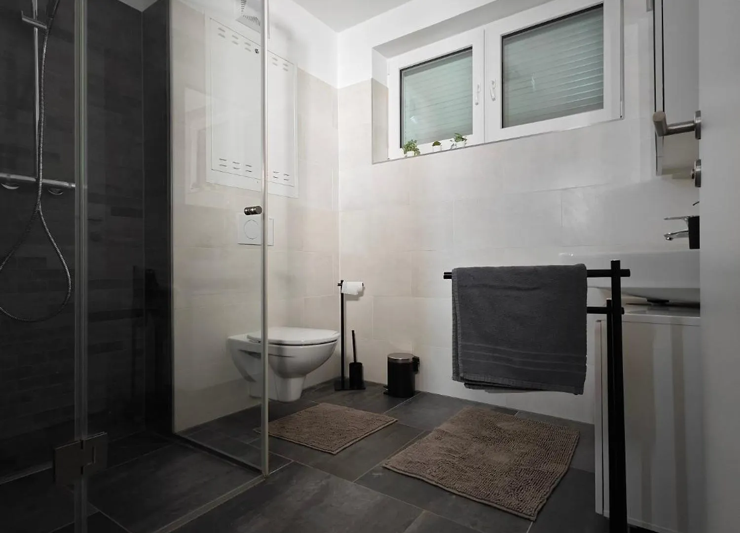 Bella'S Appartment - Beautiful, Modern And Next To Metro Vienna