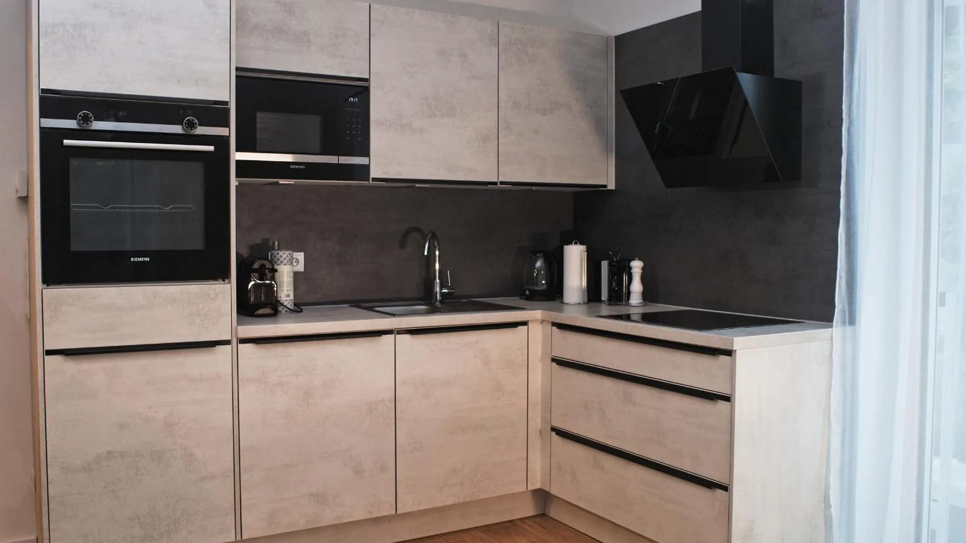 Bella'S Appartment - Beautiful, Modern And Next To Metro Vienna 0*,